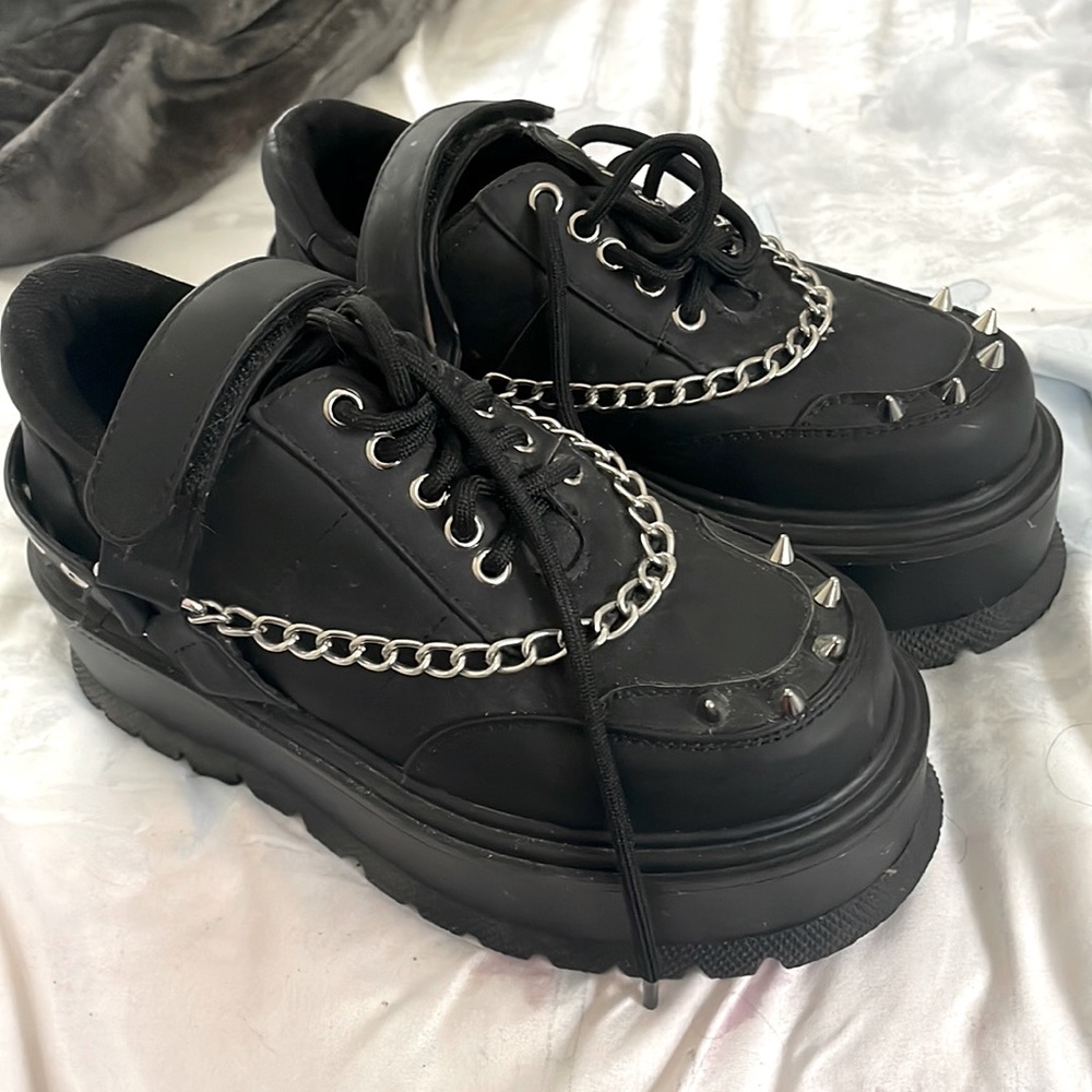 Platform shoe